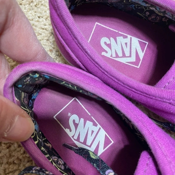 Magenta floral Vans matching laces 7 - Picture 5 of 6